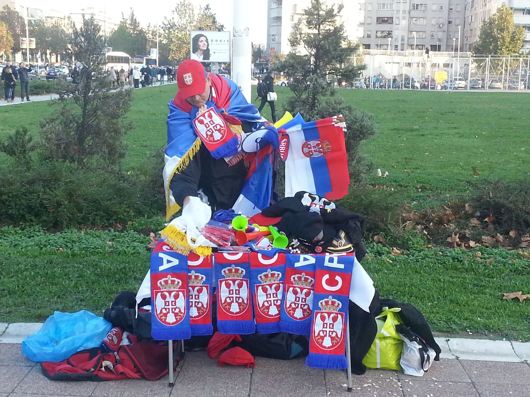 Davis Cup v Bělehradu: Fanoušci před arénou