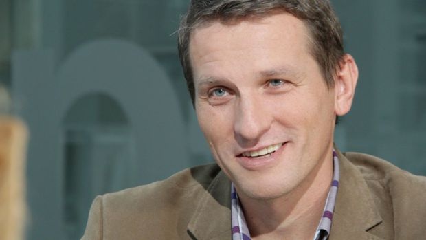 Víme, kdo všechno chce velet České televizi. Ukazujeme na favority volby