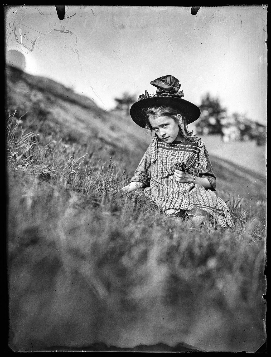 Negativy z popelnice, kniha, Martin Wágner, iniciativa, sbírka, archiv, Foto, fotografie, Magazín