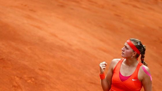 Smutná Kvitová opouští Paříž, Nadal dál drtí své soupeře