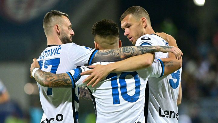 O italském titulu rozhodne poslední kolo, AC Milán vede o dva body před Interem; Zdroj foto: Reuters