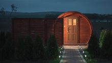 Ubytování v dřevěném sudu? Pro autentický zážitek vyrazte na Kraví horu 