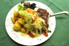Český oběd zanechá stopu jako 5 dní života Afričana