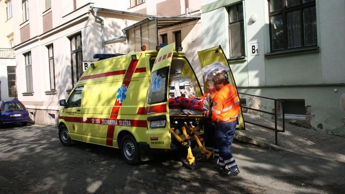 V Ostravě se jedná o třetí případ vykradení zásahového vozidla záchranné služby. Ilustrační foto.