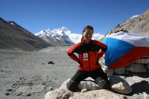 Foto: První Češku na Everestu málem smetla lavina u K2. Nyní na zrádnou horu míří znovu
