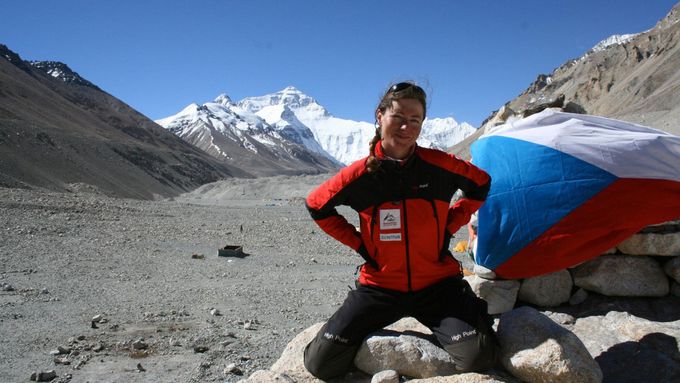Foto: První Češku na Everestu málem smetla lavina u K2. Nyní na zrádnou horu míří znovu