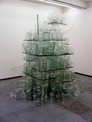 T. Cragg: Clear Glass Stack, 2000