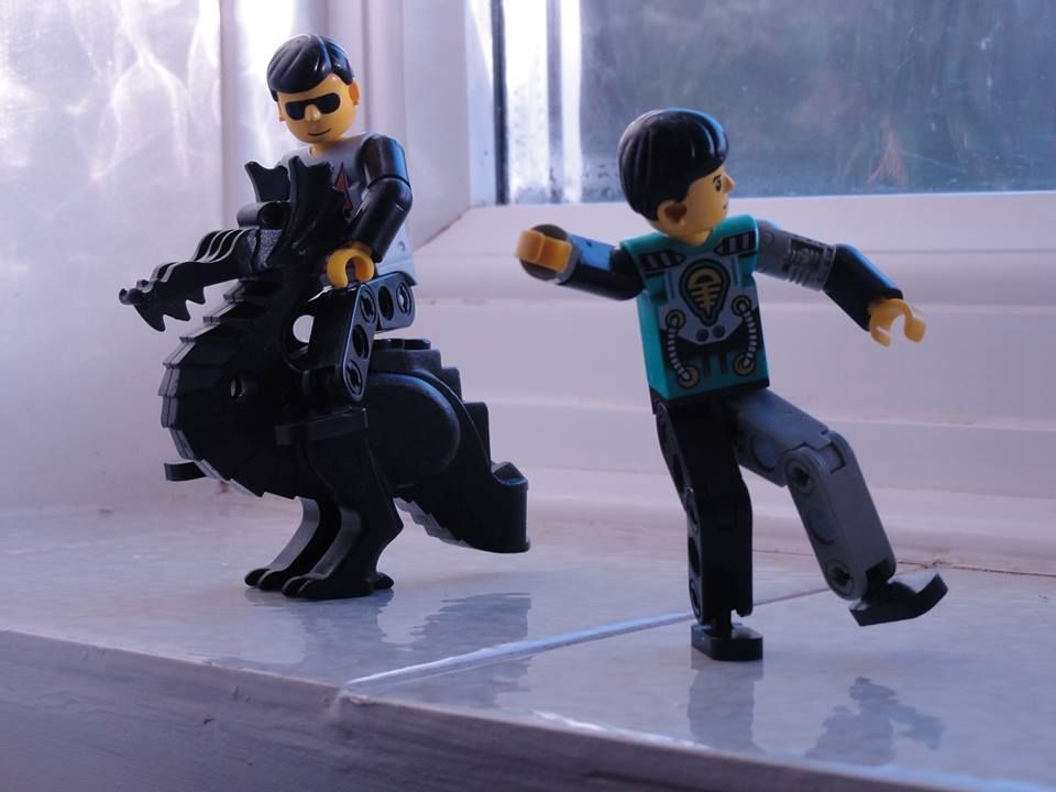 Moře vyplavuje hračky Lego