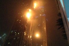 V Dubaji hořelo v jednom z nejvyšších mrakodrapů světa