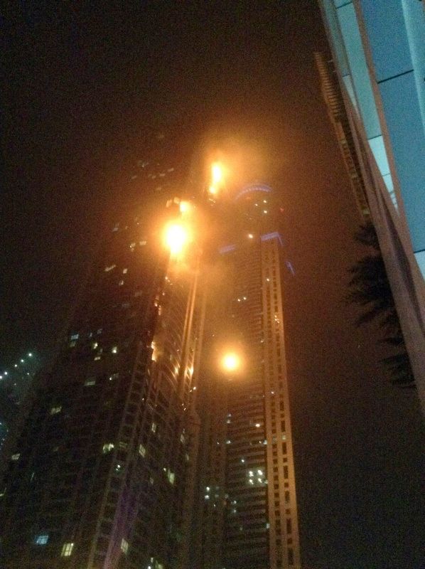 Požár mrakodrapu v Dubaji