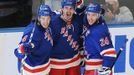 NHL: NY Rangers - Washington Capitals, 1. zápas (Chris Kreider, Michael Del Zotto, Ryan Callahan, radost)