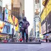 Price, Times Square, socha