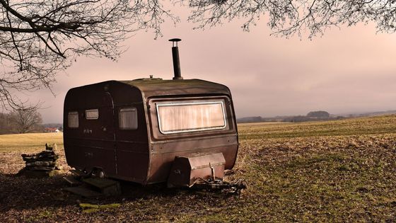 "Někdy jim s nadsázkou říkám miláčci." Fotografovi učarovaly staré opuštěné karavany