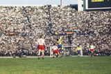 A tady už je momentka z finále mezi Československem a Brazílií, které se hrálo 17. června 1962 na národním stadionu v Santiagu de Chile. Brazílie byla tehdy nejlepším reprezentačním mužstvem světa.