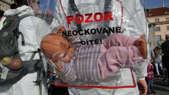 FOTO Čeští rodiče nejsou hloupí, protestují odpůrci očkování