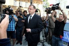 Nečas doufá, že policie odposlouchala i Rusnoka a spol.