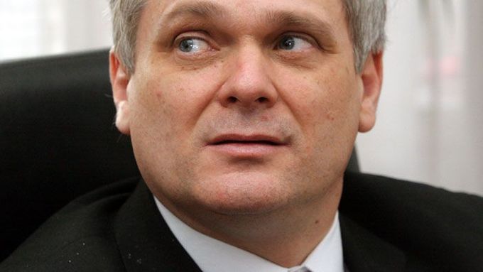 Ministr Vlastimil Tlustý by rád udržel nižší DPH pro byty