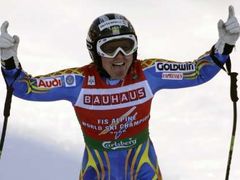 Švédská lyžařka Anja Pärsonová se raduje v cíli superobřího slalomu na světovém šampionátu v Aare.