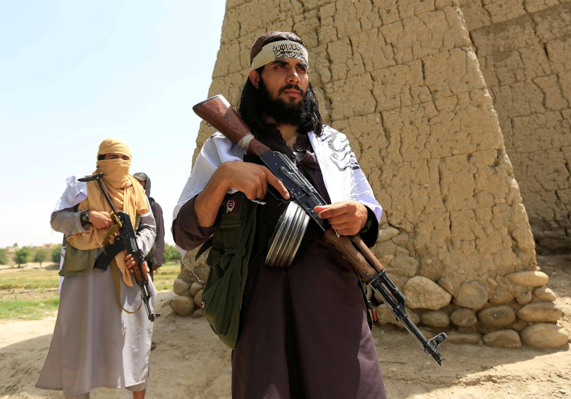 Bojovníci Tálibánu v Afghánistánu