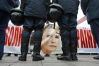 Ukrajina odložila dohodu s EU, Tymošenkovou nepustí