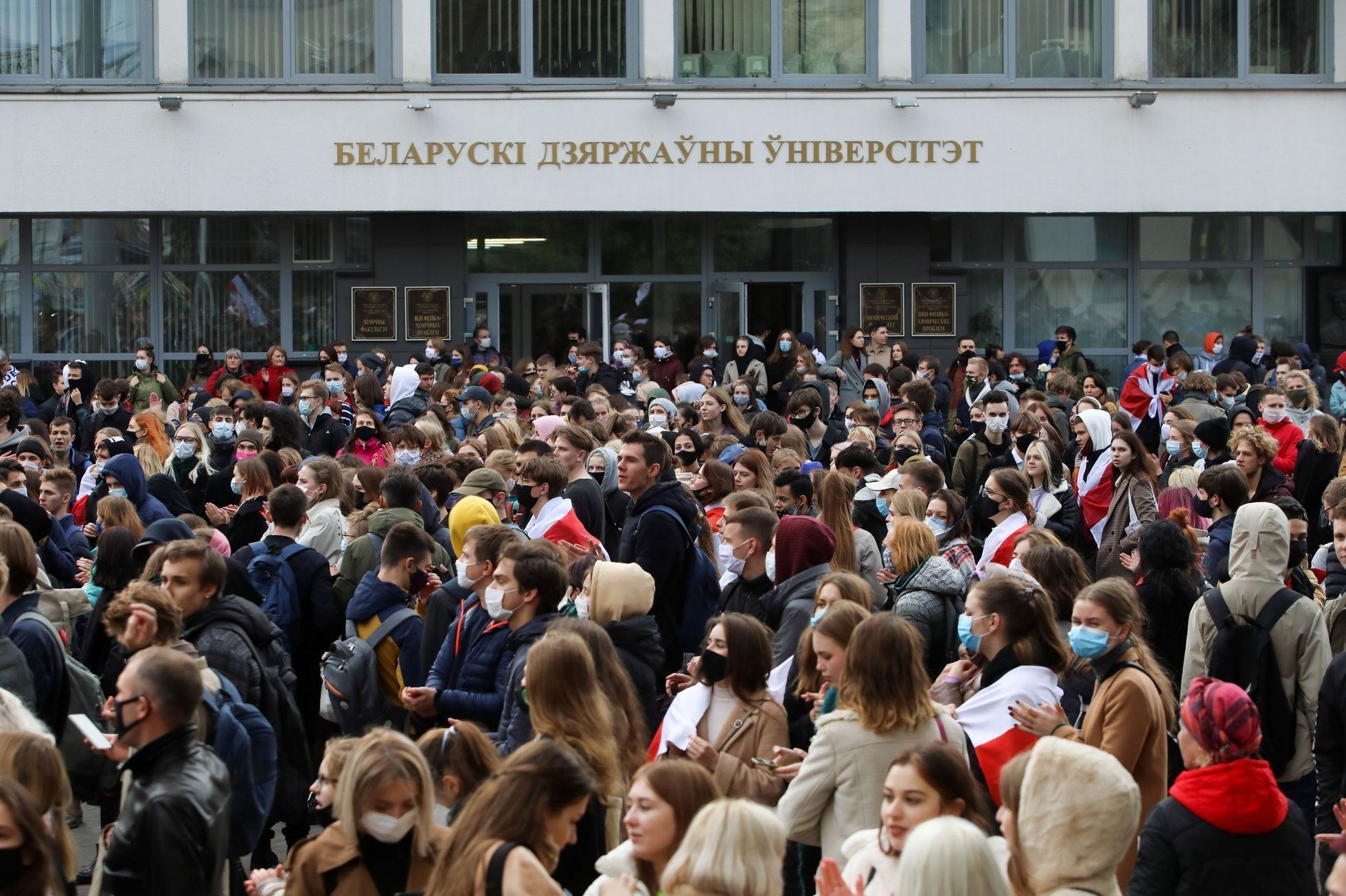Univerzita Minsk - studenti - demonstrace