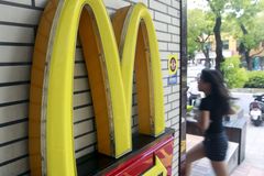McDonald's ztrácí zákazníky. Výrazně mu klesl zisk i tržby