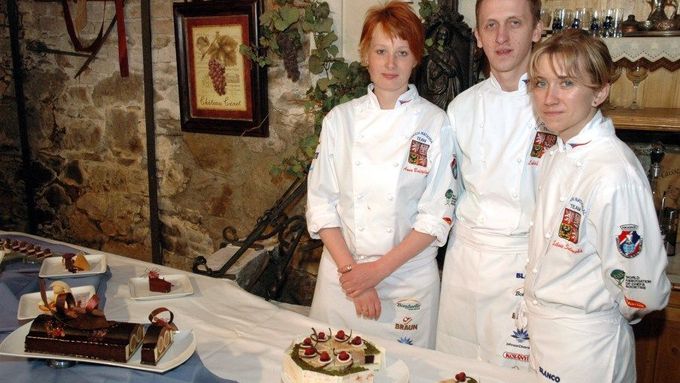 Kuchař nemusí být zrovna členem národního kuchřského týmu (na snímku), aby našel v Česku rychle práci.