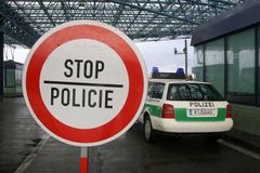 Německo vrátí na 17 dní pasové kontroly na hranice