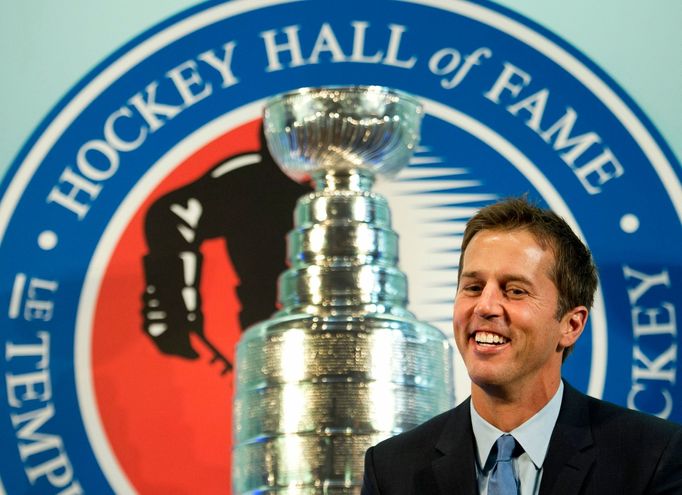 Mike Modano při uvedení do hokejové Síně slávy v Torontu v roce 2014