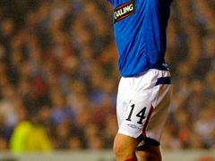 Steven Naismith z Glasgow Rangers se chytá za hlavu při utkání se Sevillou.