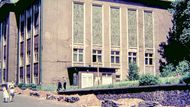 Na snímku: Exteriér budovy Vrbenského lázní v Ústí nad Labem v roce 1967.