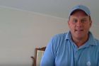 Chrise Scheweho alias Shoenice sleduje v současnosti téměř půl milionu lidí. Proslavil se velmi jednoduchou činností – před kamerou sní téměř cokoliv. Spořádal už třeba plechovku nebo lepidlo. Pojídáním bizarních "dobrot" chce také upozornit na problematiku s nedostatkem potravin v zemích třetího světa.