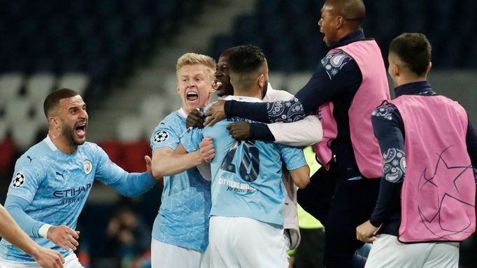 Manchester City slaví branku Rijada Mahríze