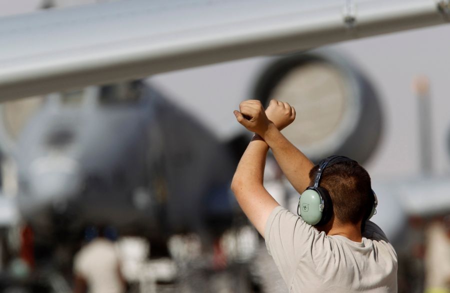 Nahlédněte mezi ostré hochy na základně U.S. Air Force v Kandaháru