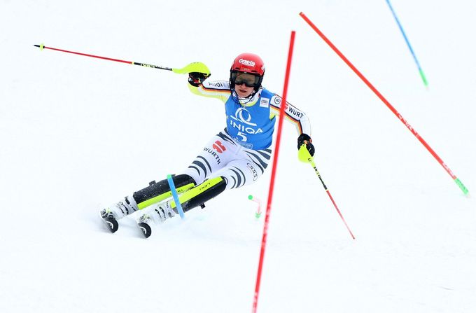 Lena Dürrrrová při nedělním slalomu SP ve Špindlerově Mlýně 2023