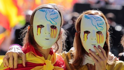 Část Španělů má katalánské krize plné zuby, vláda dlouho zametala problém pod koberec, říká Češka