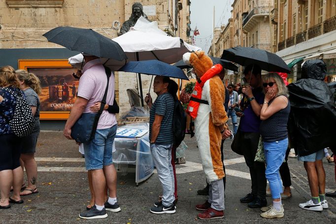 Problematika pobytů migrantů na ostrově Malta.