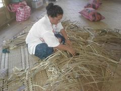 Pletené výrobky - rohože nebo nádoby - jsou vedle kokosu jedním z mála vývozních artiklů tichomořských ostrovů Tokelau