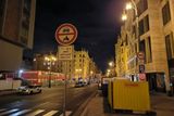 V Pařížské ulici je provoz minimální. Do nejdražší ulice v České republice se po 22. hodině také nesmí vjíždět.