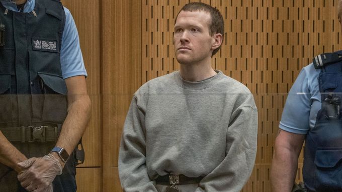 Soud poslal Brentona Tarranta, který loni zaútočil na dvě mešity na Novém Zélandu, na doživotí do vězení.