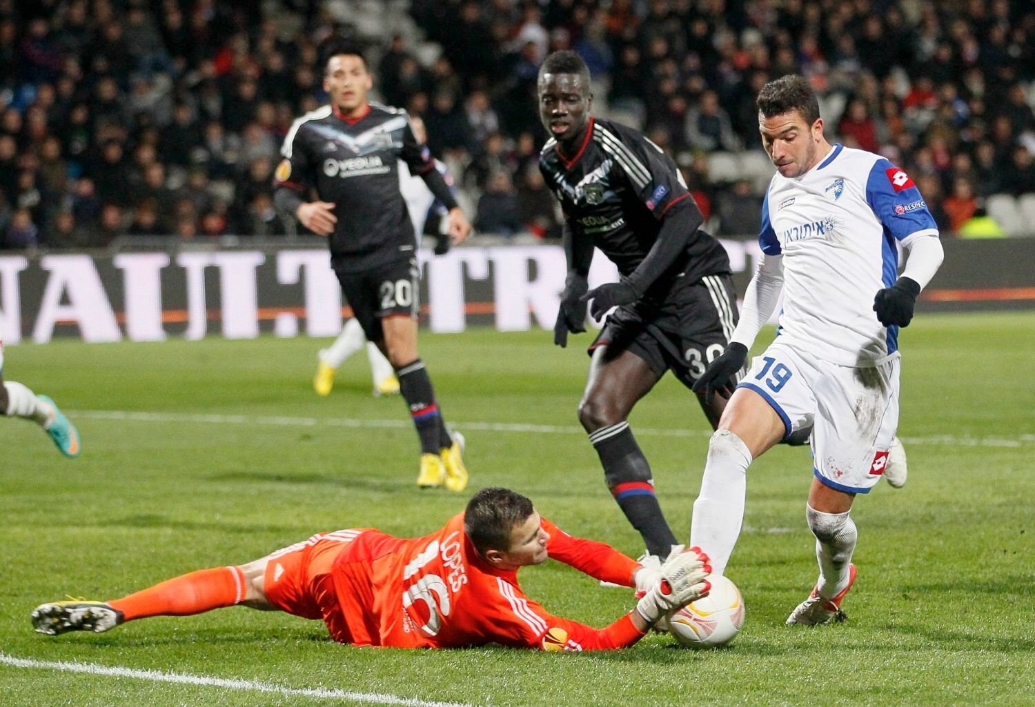 Anthony Lopes, Olympique Lyon - Šimon Abuhazira, Hapoel Kirjat Šmona; Evropská liga