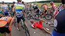 Hromadná nehoda během šesté etapy Tour de France 2012.