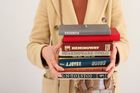 Velký kvíz pro knihomoly i maturanty. Víte, kdo napsal sto knih z povinné literatury?