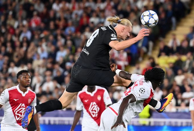 Gólová hlavička Erlinga Haalanda v zápase LM Monako -  Manchester City