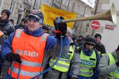 Odboráři opět hrozí stávkou, znervózňuje je rozpočet