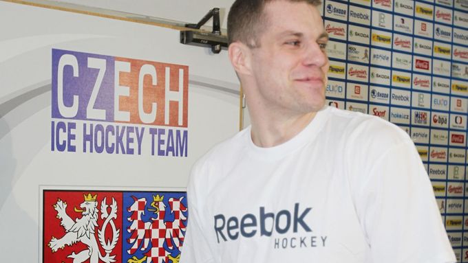 Petr Hubáček přijel na sraz české hokejové reprezentace s úsměvem na tváři.