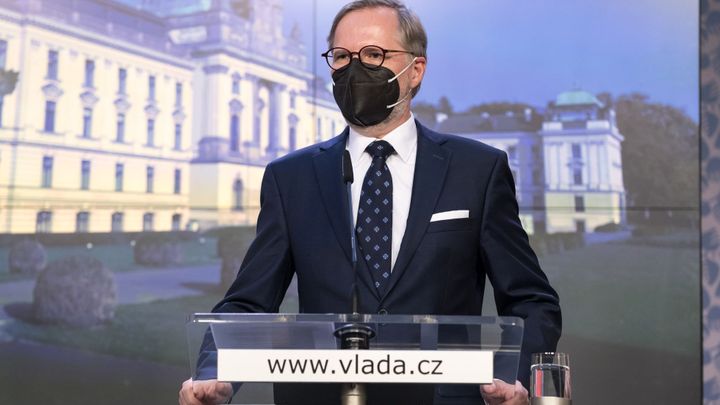 Musíme většině lidí věřit, tvrdí premiér Fiala o epidemii. Rozvolňování ale nechystá; Zdroj foto: Jakub Plíhal