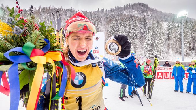 Prohlédněte si fotografie ze závodů s hromadným startem v rámci biatlonového Světového poháru v Ruhpoldingu, které přinesly Gabriele Soukalové vítězství a Michalu Krčmářovi životní výsledek.