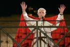 Vatikán zvažuje, že požehná kondomům