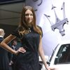 Modelky na autosalonu v Paříži